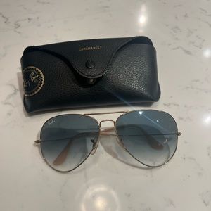 Aviator in Arista and Gradient Light Blue